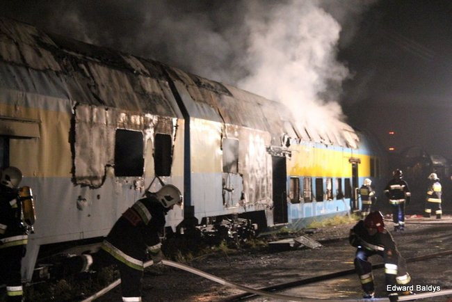 Płonęły wagony na leszczyńskim dworcu (zdjęcia)