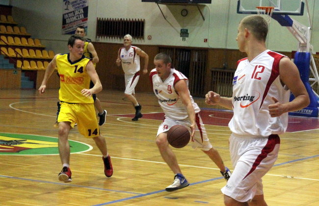 Ruszyła liga koszykarzy (zdjęcia)