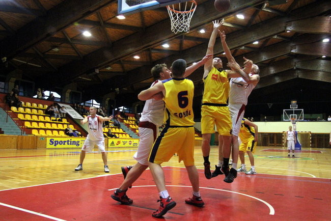 Ruszyła liga koszykarzy (zdjęcia)