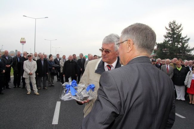 Przecięli wstęgę na drodze nr 5 (zdjęcia)