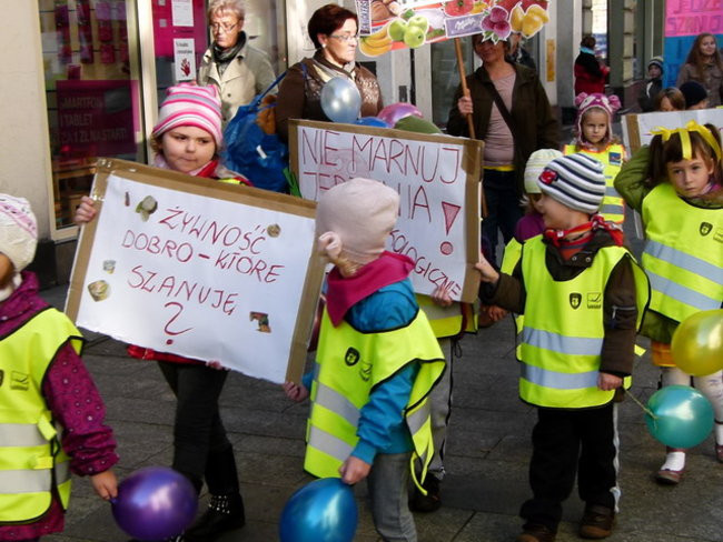 Marsz przeciw marnowaniu jedzenia (zdjęcia)
