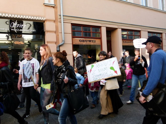 Marsz przeciw marnowaniu jedzenia (zdjęcia)