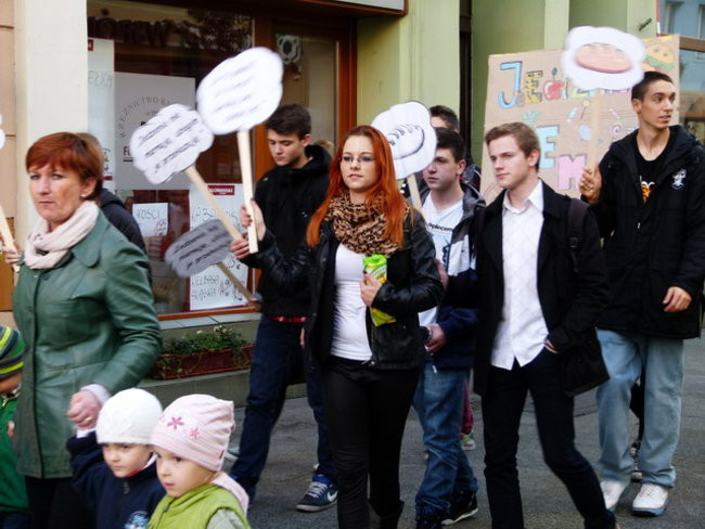 Marsz przeciw marnowaniu jedzenia (zdjęcia)