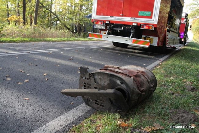 Czołowe zderzenie na drodze do Gołanic (zdjęcia)