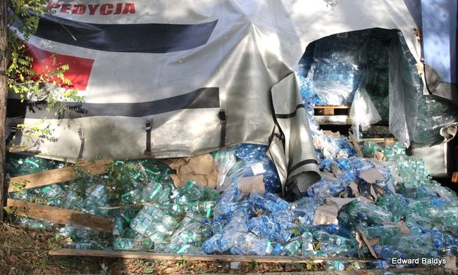 Czołowe zderzenie na drodze do Gołanic (zdjęcia)