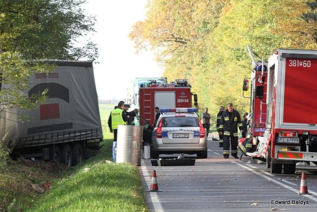 Czołowe zderzenie na drodze do Gołanic (zdjęcia)