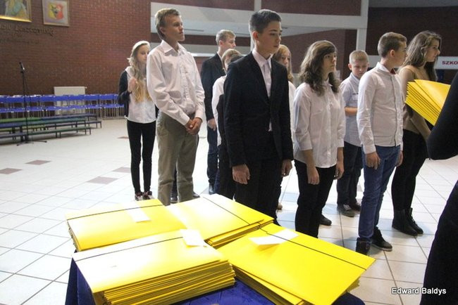 Pasowanie na ucznia Gimnazjum nr 7 (zdjęcia)