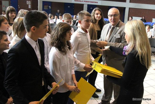 Pasowanie na ucznia Gimnazjum nr 7 (zdjęcia)
