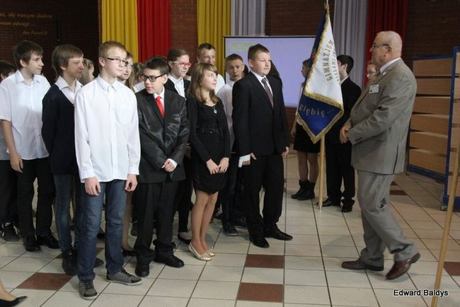 Pasowanie na ucznia Gimnazjum nr 7 (zdjęcia)