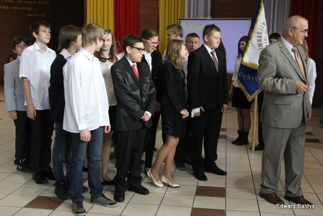 Pasowanie na ucznia Gimnazjum nr 7 (zdjęcia)