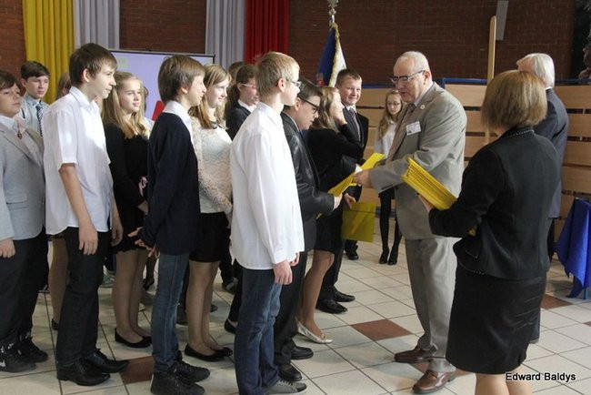 Pasowanie na ucznia Gimnazjum nr 7 (zdjęcia)