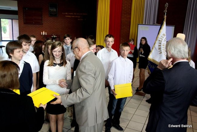 Pasowanie na ucznia Gimnazjum nr 7 (zdjęcia)