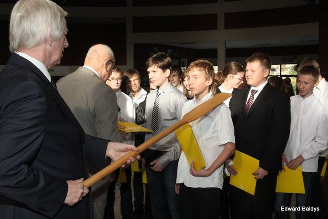 Pasowanie na ucznia Gimnazjum nr 7 (zdjęcia)