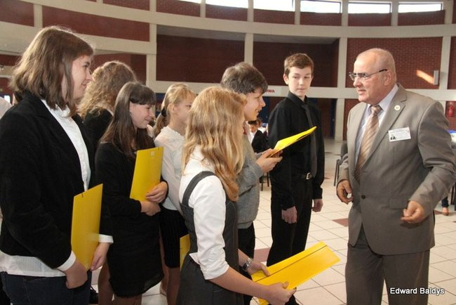 Pasowanie na ucznia Gimnazjum nr 7 (zdjęcia)