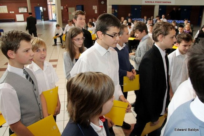 Pasowanie na ucznia Gimnazjum nr 7 (zdjęcia)