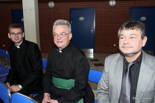 Pasowanie na ucznia Gimnazjum nr 7 (zdjęcia)