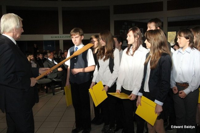 Pasowanie na ucznia Gimnazjum nr 7 (zdjęcia)