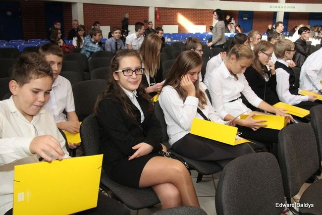 Pasowanie na ucznia Gimnazjum nr 7 (zdjęcia)