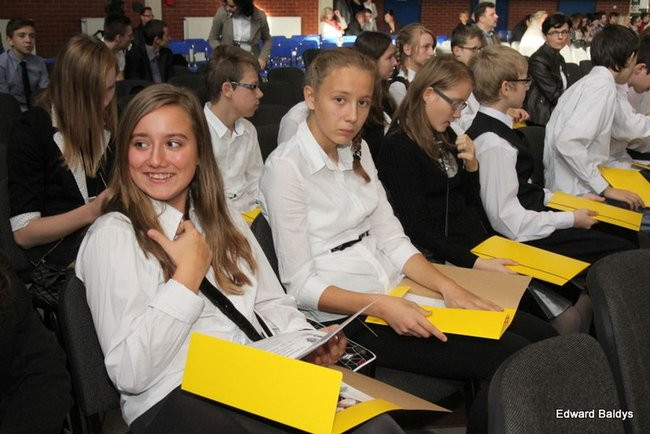 Pasowanie na ucznia Gimnazjum nr 7 (zdjęcia)