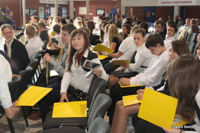 Pasowanie na ucznia Gimnazjum nr 7 (zdjęcia)