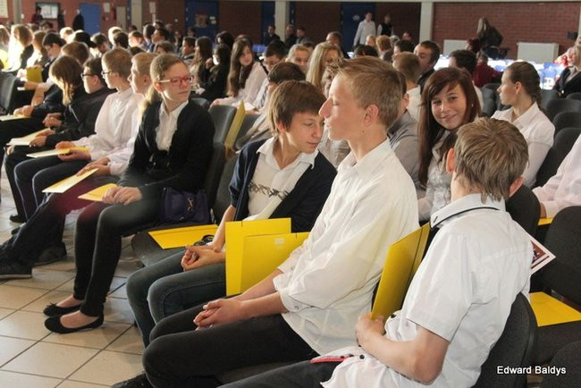 Pasowanie na ucznia Gimnazjum nr 7 (zdjęcia)