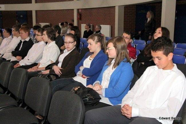 Pasowanie na ucznia Gimnazjum nr 7 (zdjęcia)