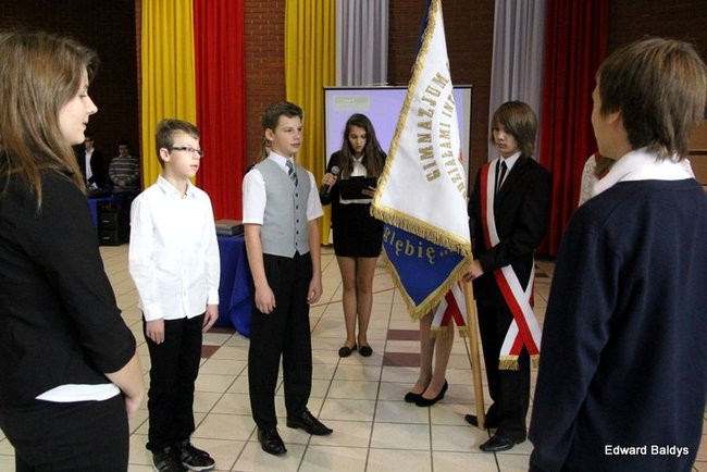 Pasowanie na ucznia Gimnazjum nr 7 (zdjęcia)