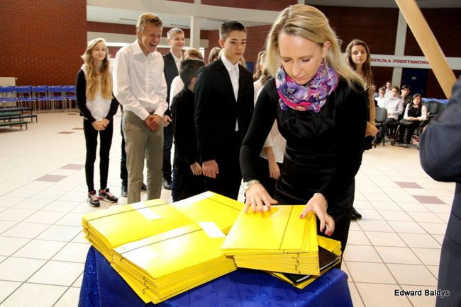 Pasowanie na ucznia Gimnazjum nr 7 (zdjęcia)