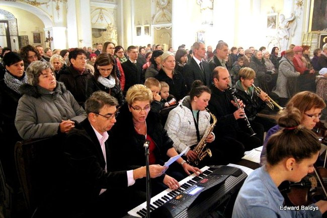 Od soboty w Rydzynie jest Krzyż Lednicki (zdjęcia)