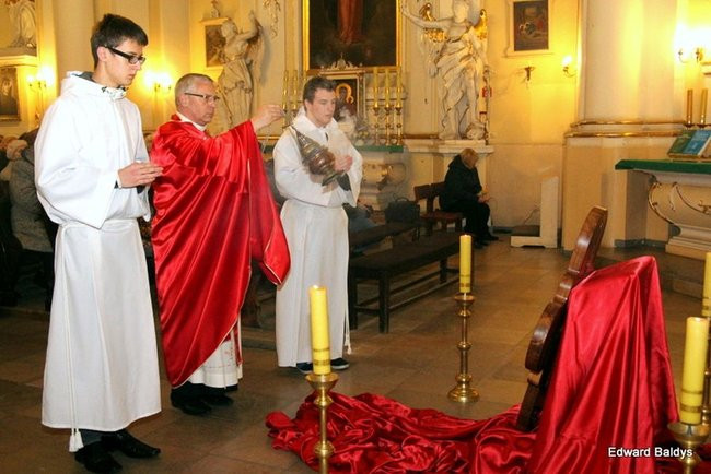 Od soboty w Rydzynie jest Krzyż Lednicki (zdjęcia)