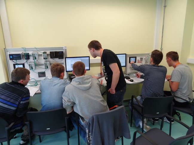 Są w technikum, a czują się jak studenci (zdjęcia)