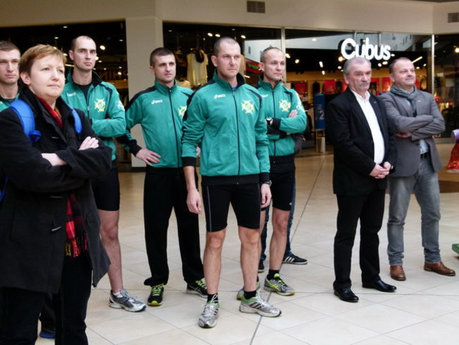 Tumko rozpoczął atak (zdjęcia)