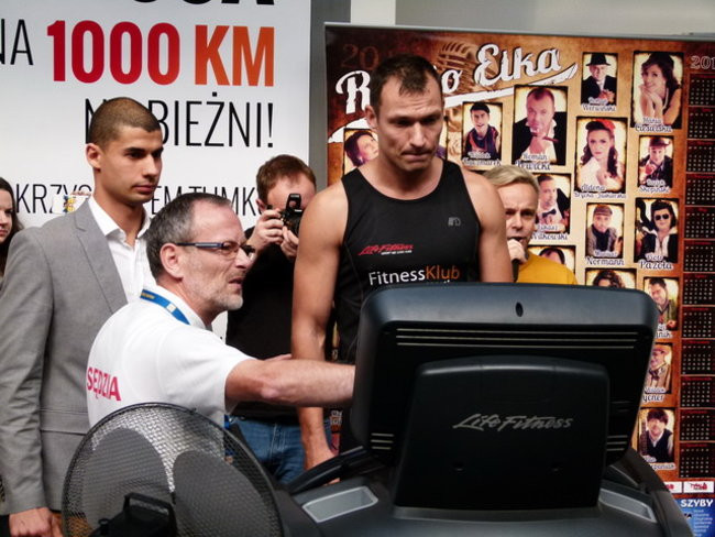 Tumko rozpoczął atak (zdjęcia)