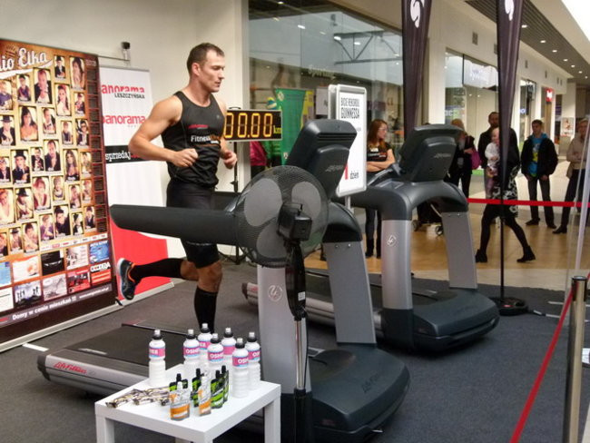 Tumko rozpoczął atak (zdjęcia)