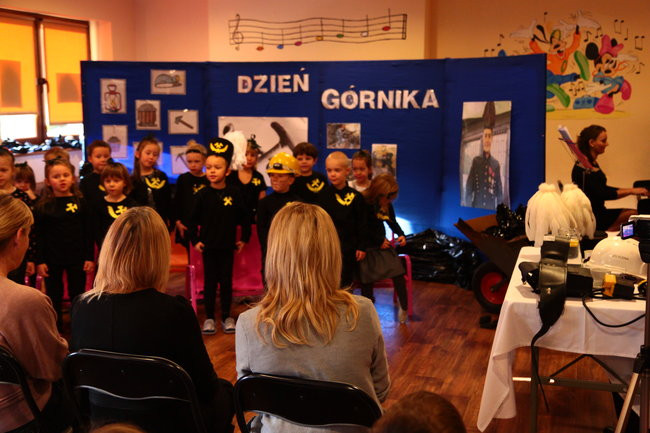 Do przedszkola przyjechali górnicy (zdjęcia)