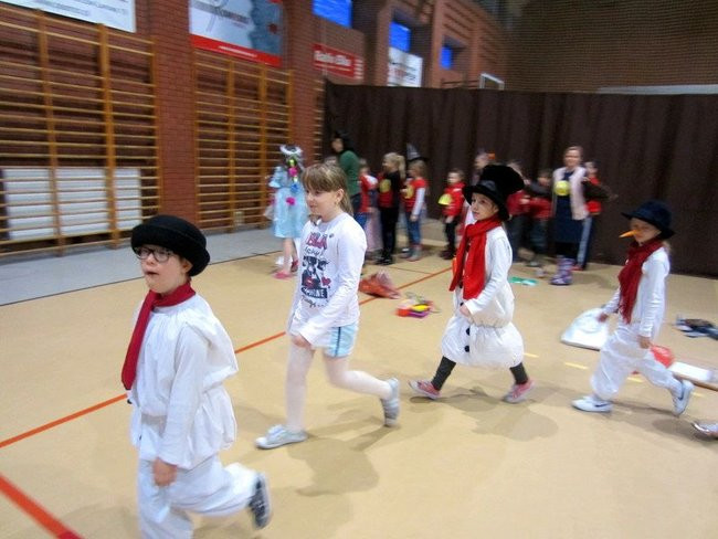 Baśniowa Integracja w SP 13 (zdjęcia)