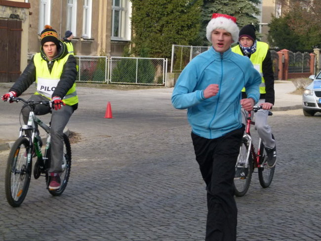 Gwiazdkowe bieganie w ZST (zdjęcia)