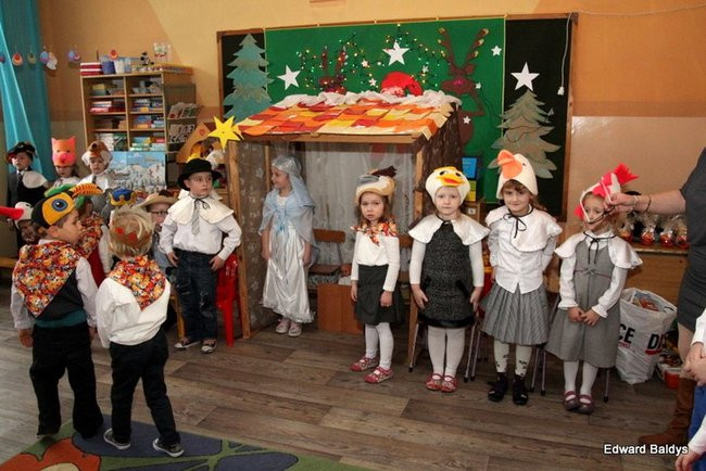 Gwiazdor u przedszkolaków w Osiecznej (zdjęcia)