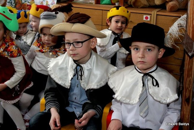 Gwiazdor u przedszkolaków w Osiecznej (zdjęcia)