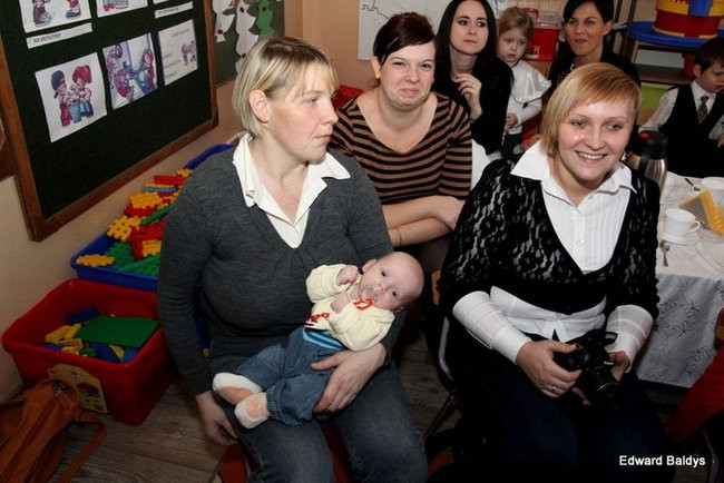 Gwiazdor u przedszkolaków w Osiecznej (zdjęcia)