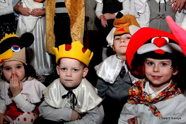 Gwiazdor u przedszkolaków w Osiecznej (zdjęcia)