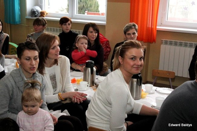 Gwiazdor u przedszkolaków w Osiecznej (zdjęcia)