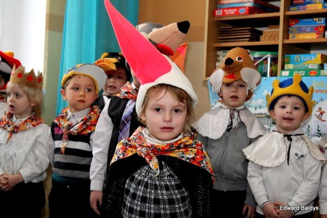 Gwiazdor u przedszkolaków w Osiecznej (zdjęcia)