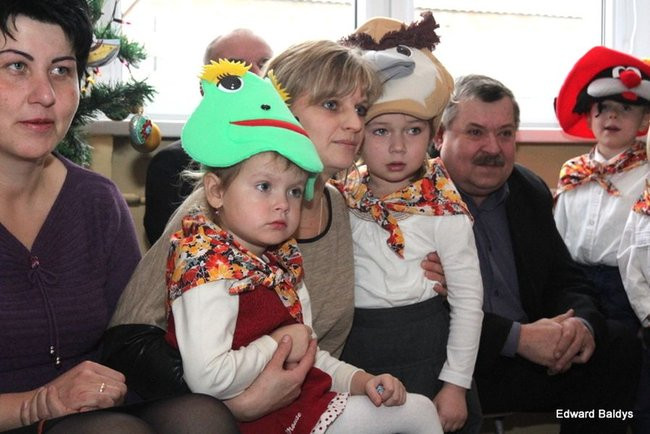 Gwiazdor u przedszkolaków w Osiecznej (zdjęcia)
