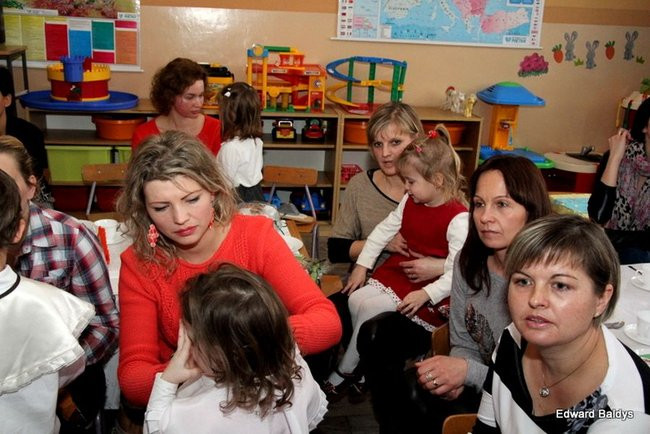 Gwiazdor u przedszkolaków w Osiecznej (zdjęcia)