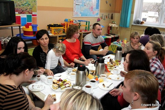 Gwiazdor u przedszkolaków w Osiecznej (zdjęcia)