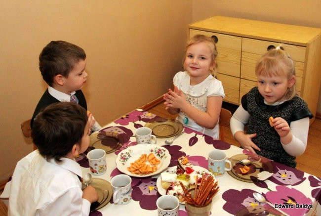 Gwiazdor u przedszkolaków w Osiecznej (zdjęcia)
