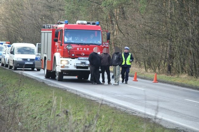 Wypadek na dwunastce. Dwie osoby nie żyją (zdjęcia i dźwięk)