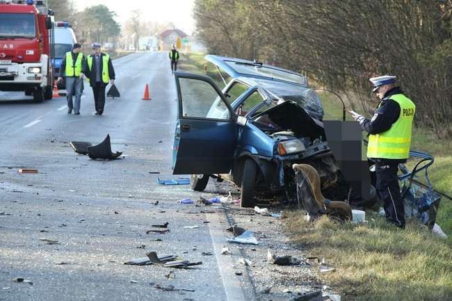 Wypadek na dwunastce. Dwie osoby nie żyją (zdjęcia i dźwięk)