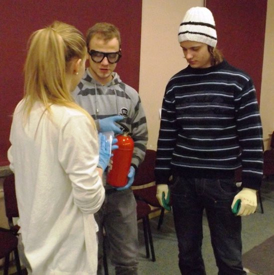 Młodzież z PCK na biwaku (zdjęcia)